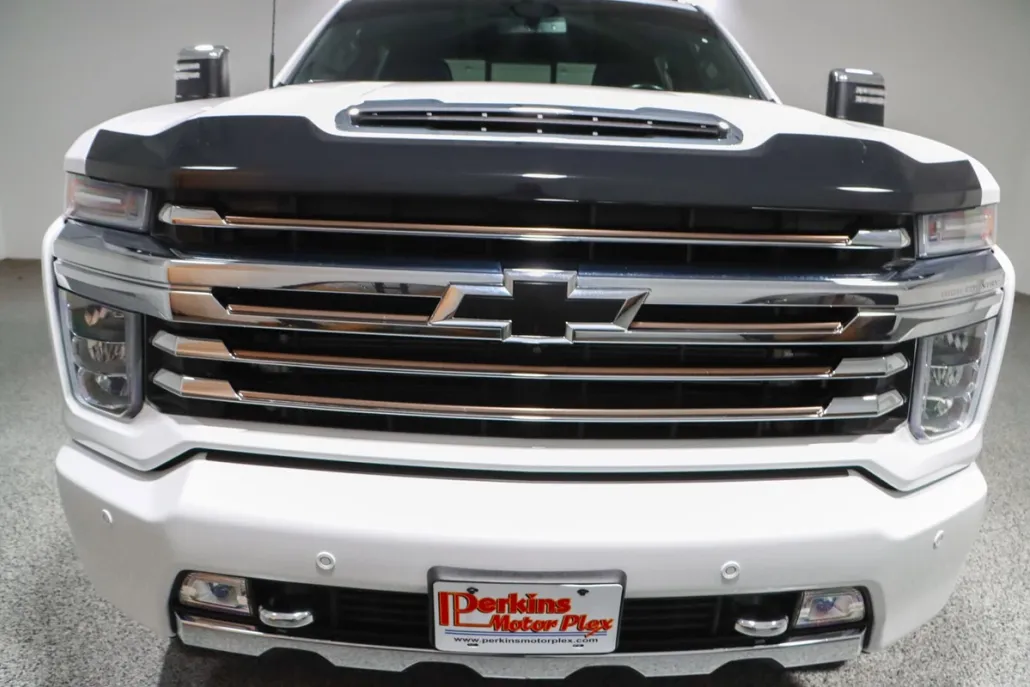 2023 Chevrolet Silverado High Country photo 1