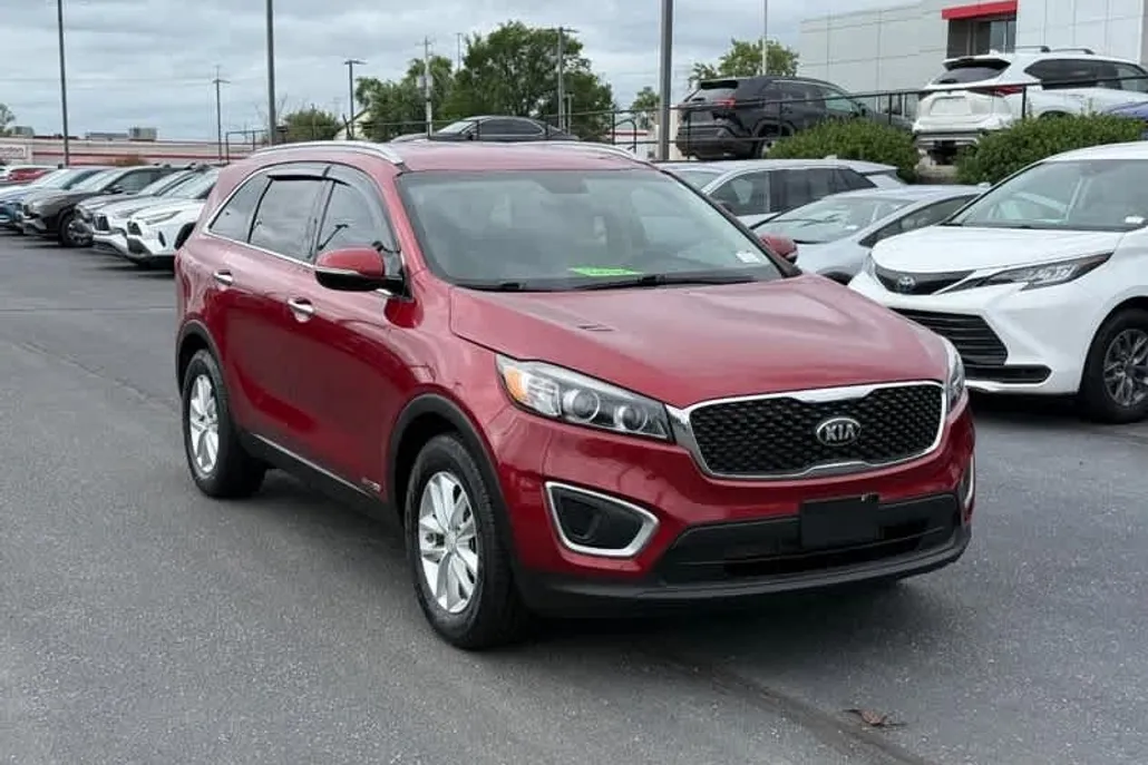 2017 Kia Sorento LX V6 photo 1