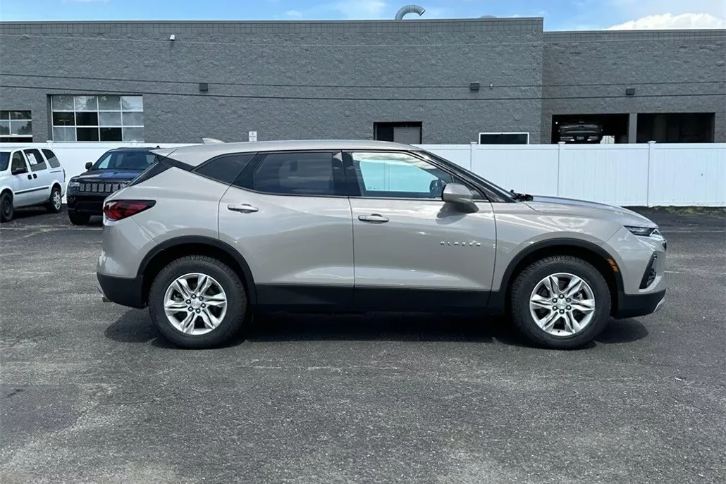 2021 Chevrolet Blazer 2LT photo 1
