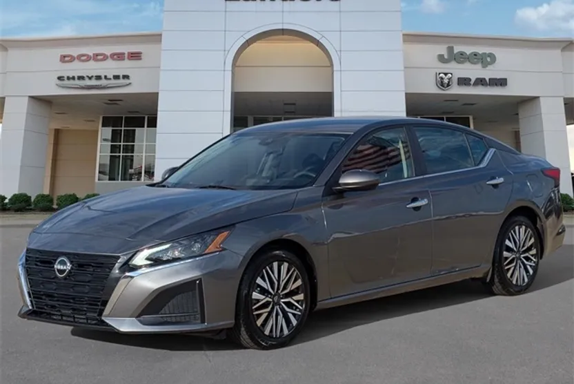 2023 Nissan Altima 2.5 SV photo 1