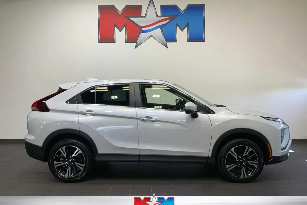 2024 Mitsubishi Eclipse Cross SE photo 1