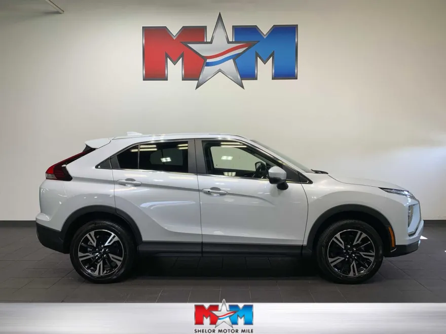 2024 Mitsubishi Eclipse Cross SE photo 1