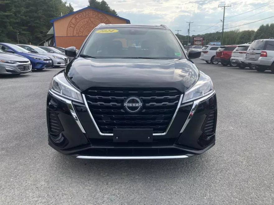 2024 Nissan Kicks SV photo 1