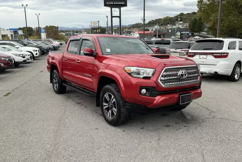 2016 Toyota Tacoma SR photo 1