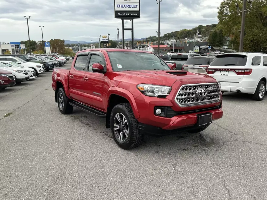 2016 Toyota Tacoma SR photo 1