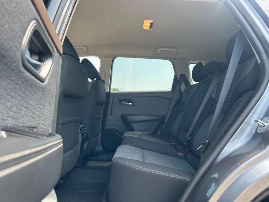 2021 Nissan Rogue SV photo 1