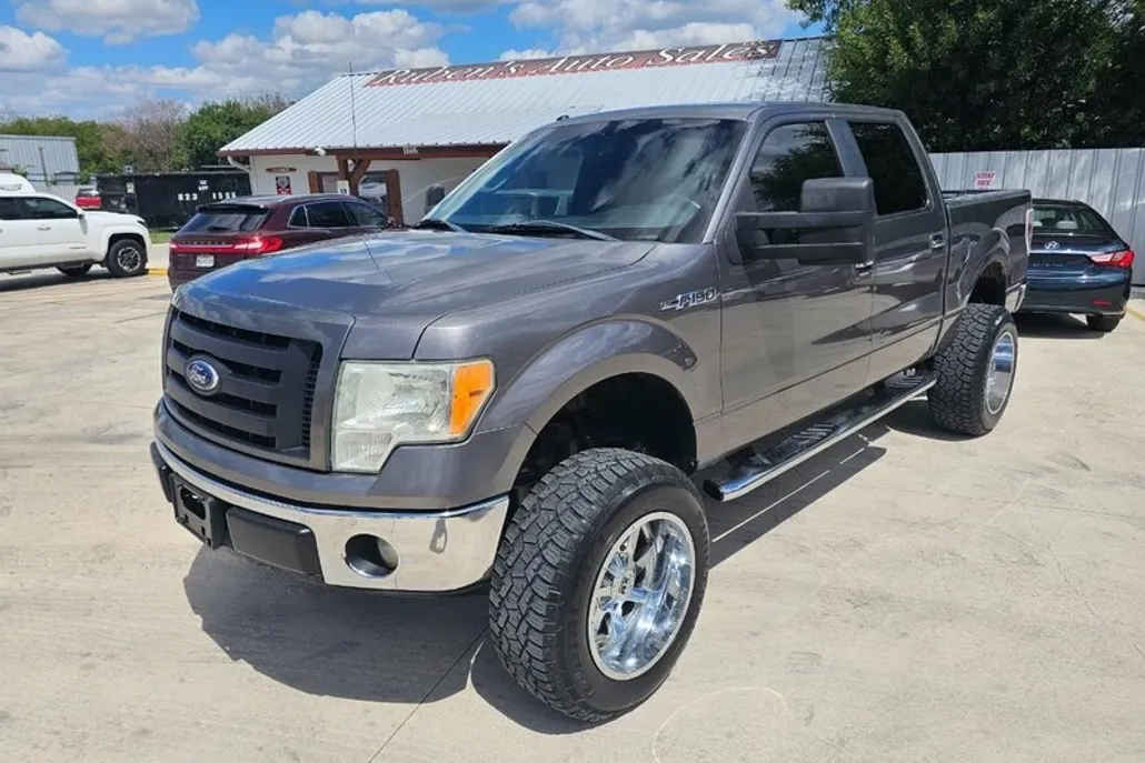 2011 Ford F-150 XLT photo 1