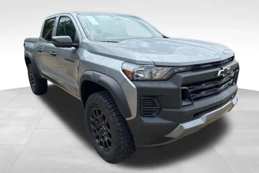 2025 Chevrolet Colorado Trail Boss photo 1
