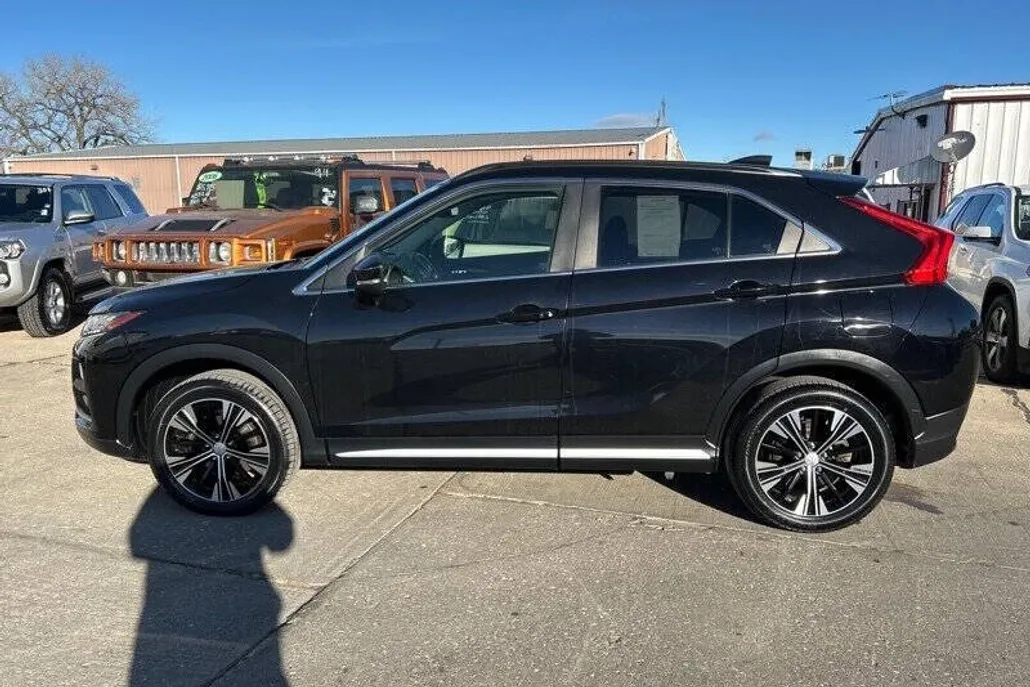 2019 Mitsubishi Eclipse Cross SEL photo 1