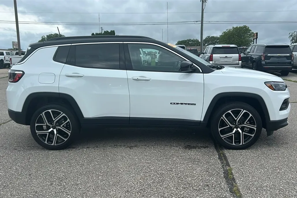 2025 Jeep Compass Limited photo 1