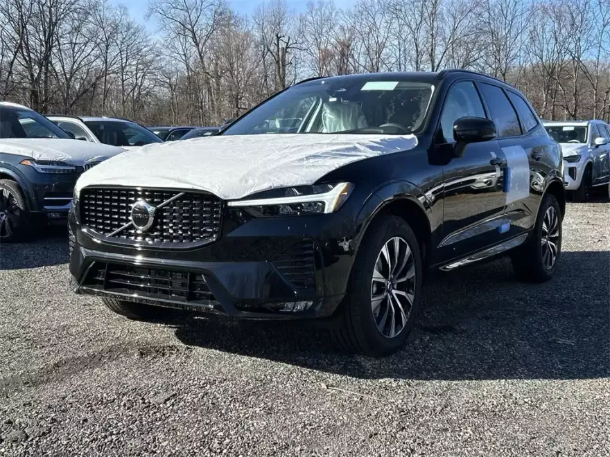 2025 Volvo XC60 B5 Core photo 1