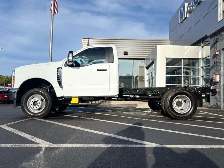 2026 Ford F-350 photo 1