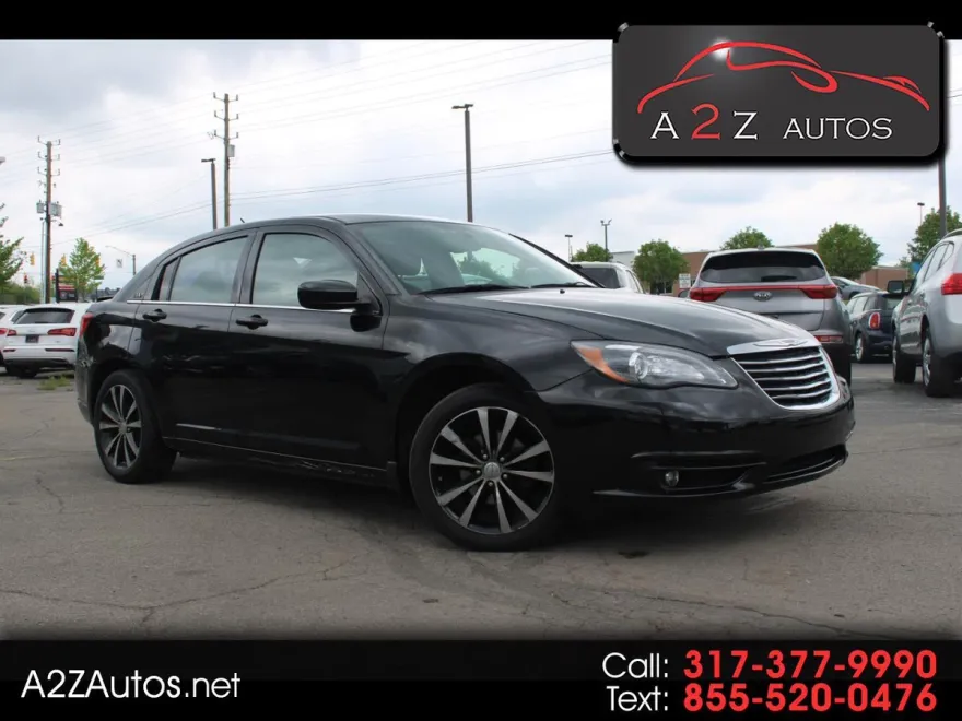 2013 Chrysler 200 Touring photo 1