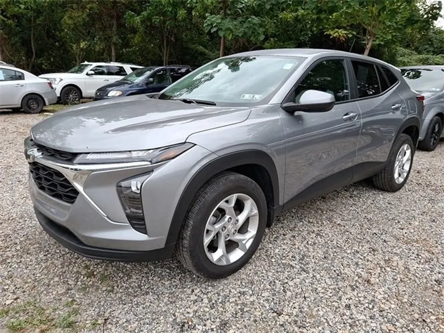 2024 Chevrolet Trax LS photo 1