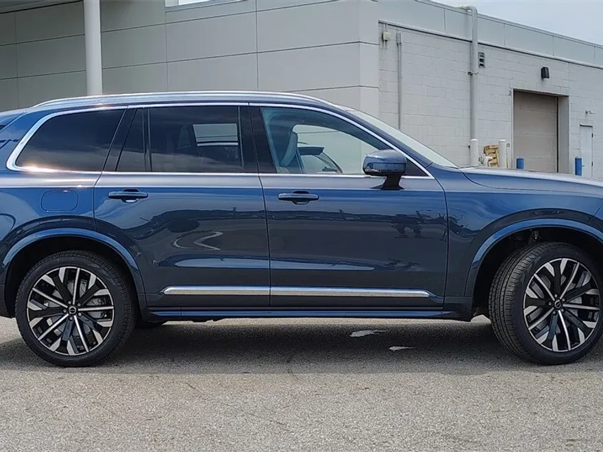 2026 Volvo XC90 Plus photo 1