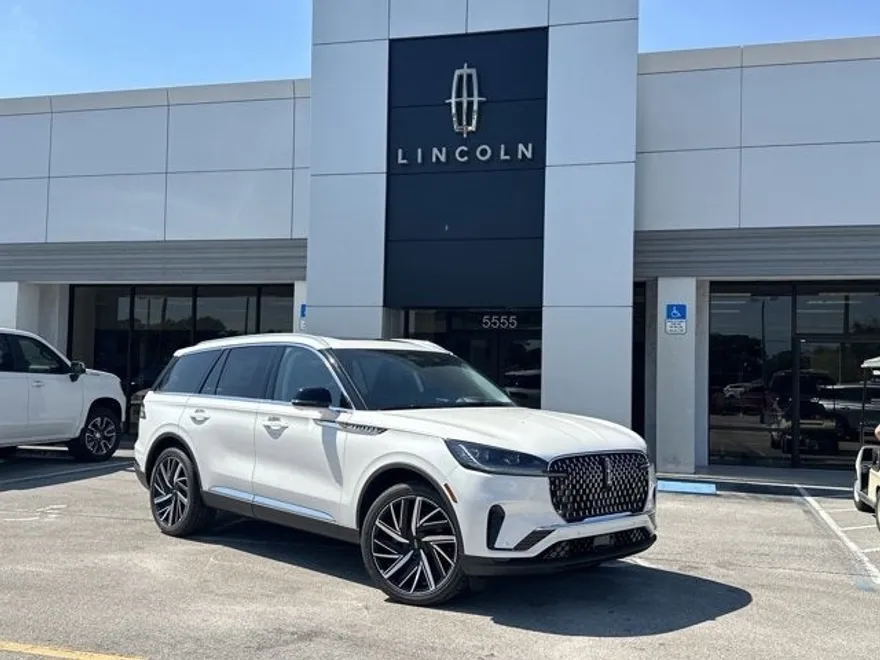 2025 Lincoln Aviator Reserve photo 1