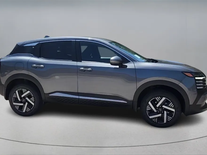2025 Nissan Kicks SV photo 1