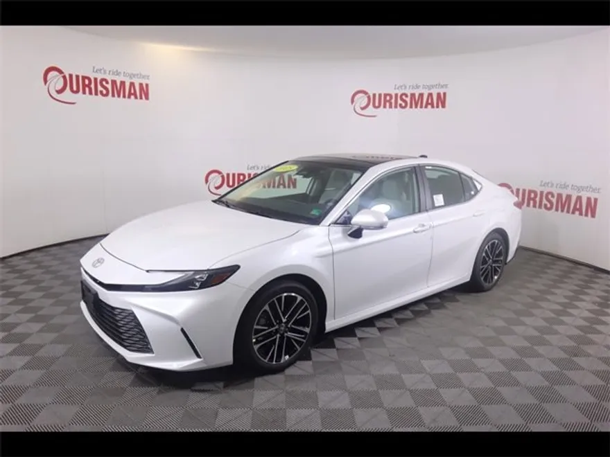 2025 Toyota Camry XLE photo 1