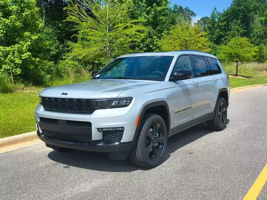 2025 Jeep Grand Cherokee Limited photo 1