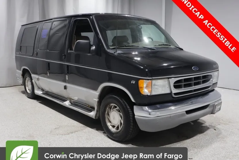 2002 Ford E-150 photo 1