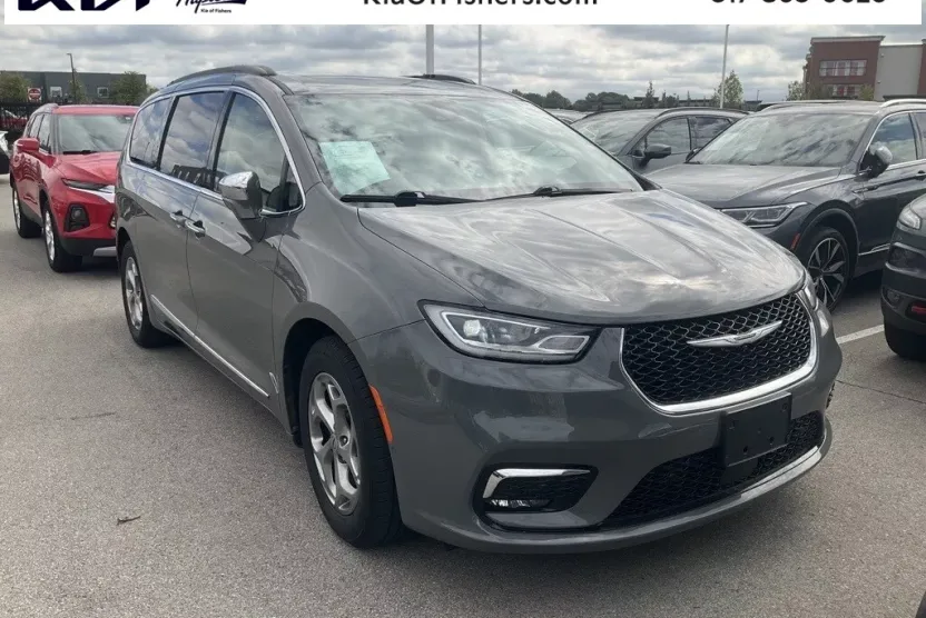 2022 Chrysler Pacifica Limited photo 1