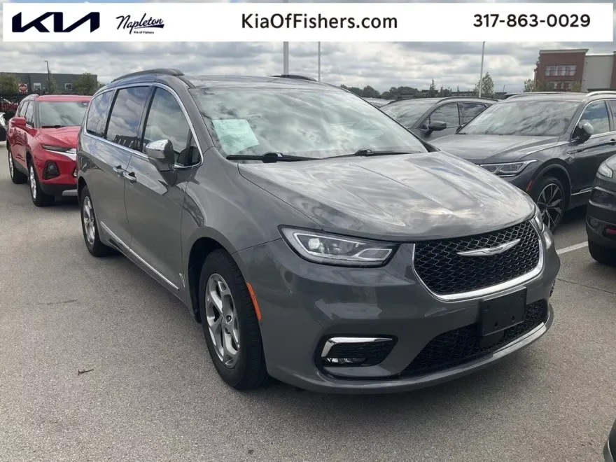 2022 Chrysler Pacifica Limited photo 1