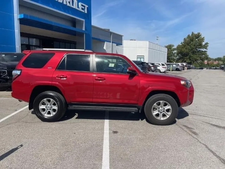 2024 Toyota 4Runner SR5 Premium photo 1