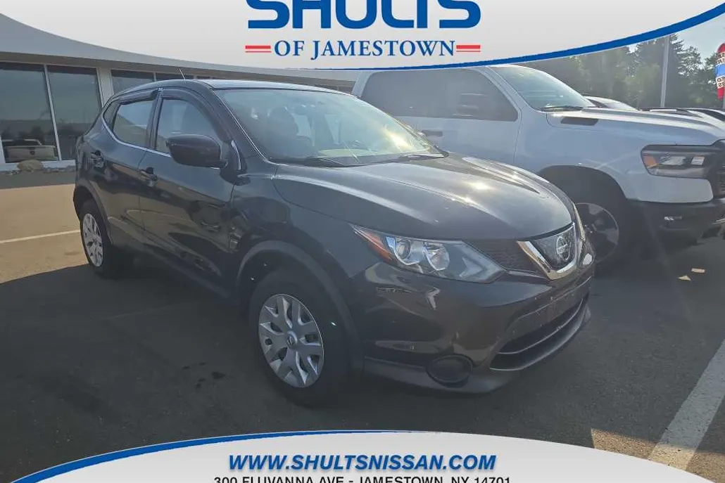2018 Nissan Rogue Sport S photo 1