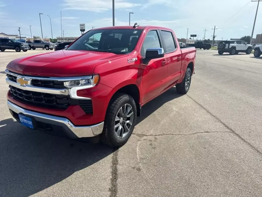 2026 Chevrolet Silverado 1500 LT photo 1