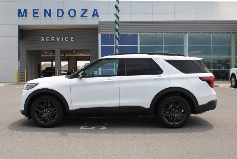 2025 Ford Explorer ST photo 1