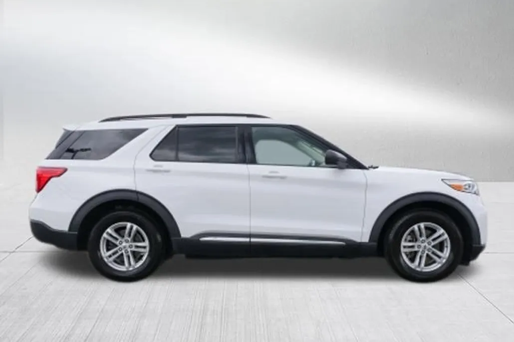 2021 Ford Explorer XLT photo 1