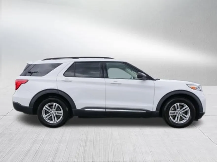 2021 Ford Explorer XLT photo 1