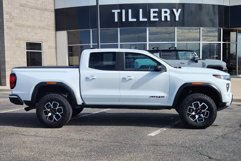 2023 Gmc Canyon AT4X photo 1