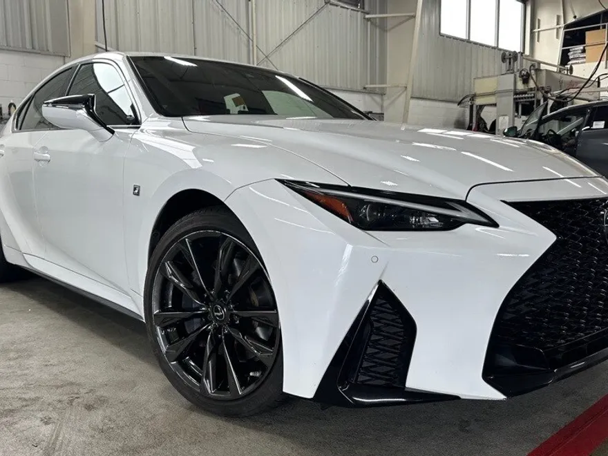2021 Lexus IS 350 F SPORT photo 1