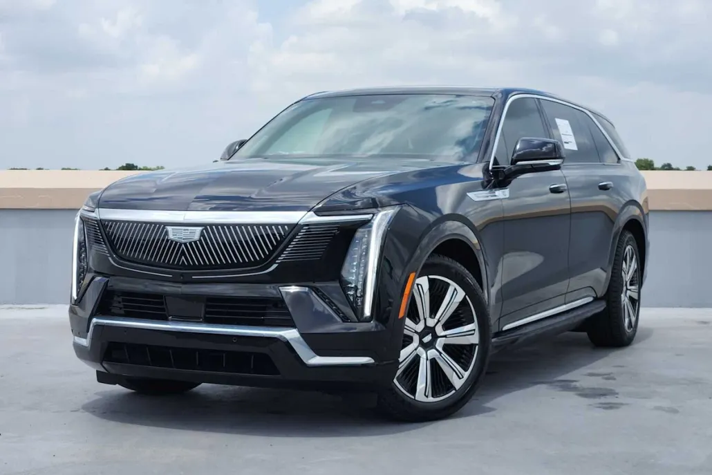 2025 Cadillac Escalade IQ Luxury photo 1