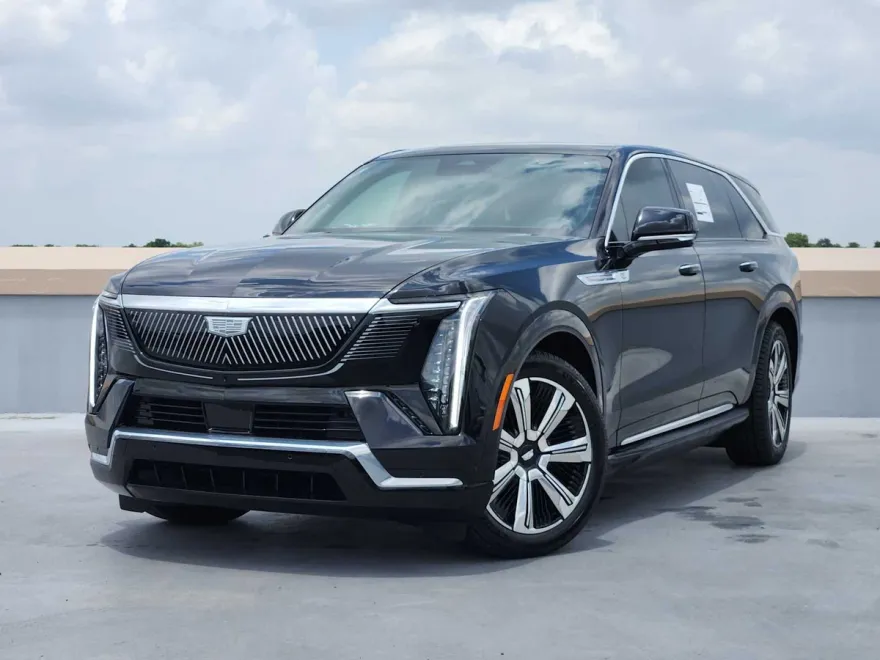 2025 Cadillac Escalade IQ Luxury photo 1