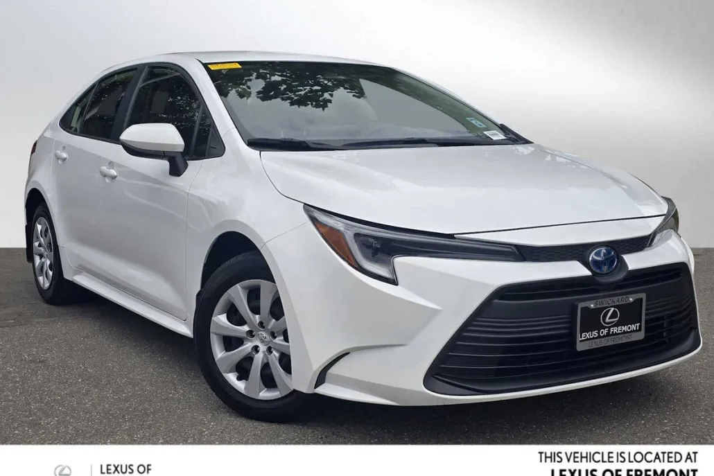 2024 Toyota Corolla Hybrid LE photo 1