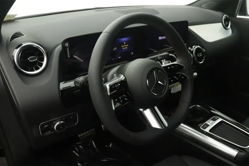 2026 Mercedes Benz GLA 250 photo 1