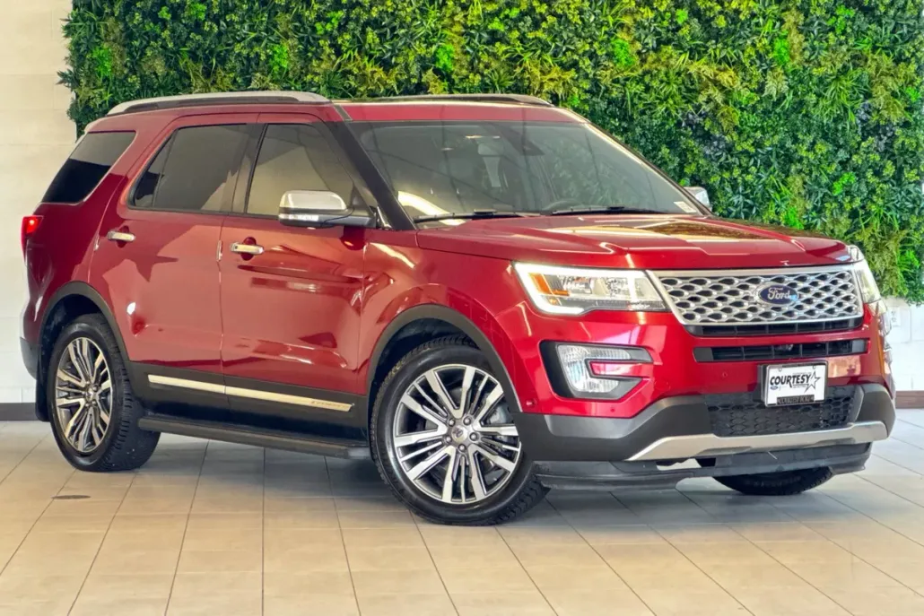 2017 Ford Explorer Platinum photo 1