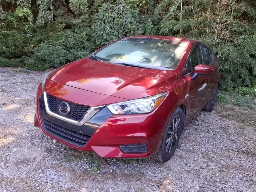 2020 Nissan Versa SV photo 1