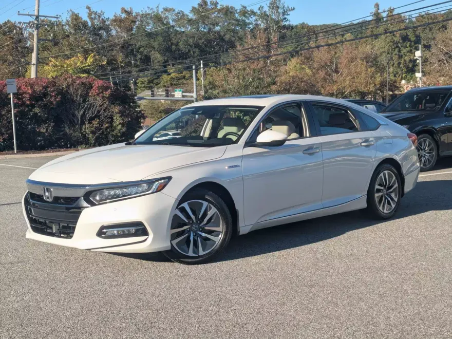 2020 Honda Accord Hybrid Touring photo 1