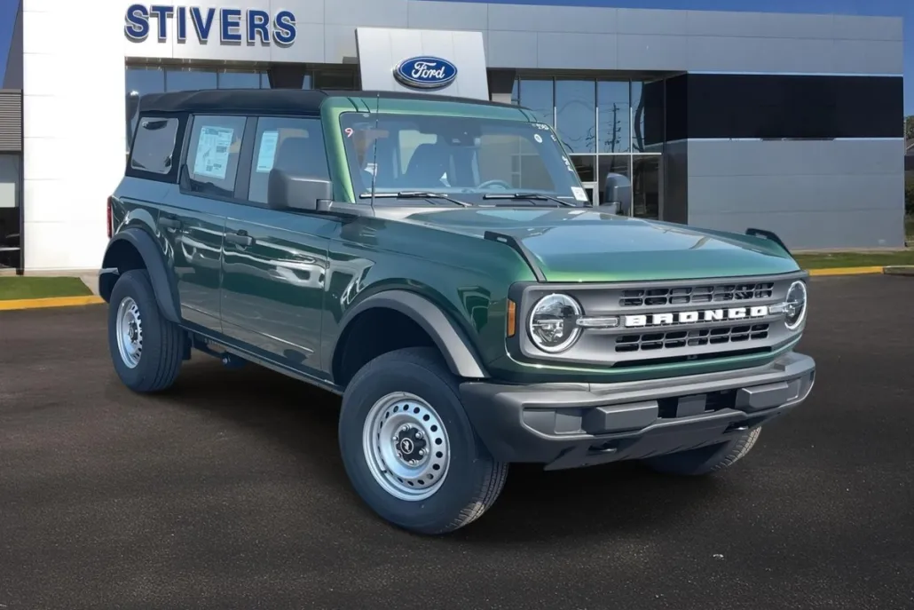 2025 Ford Bronco Base photo 1