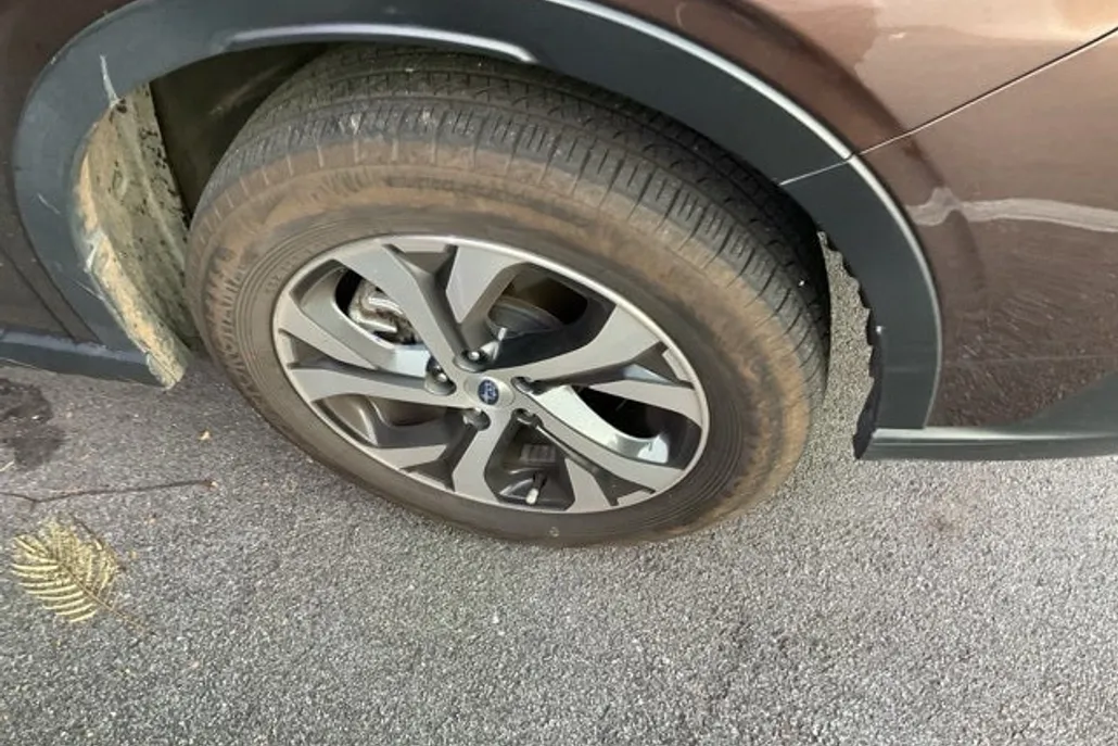 2020 Subaru Outback Limited photo 1