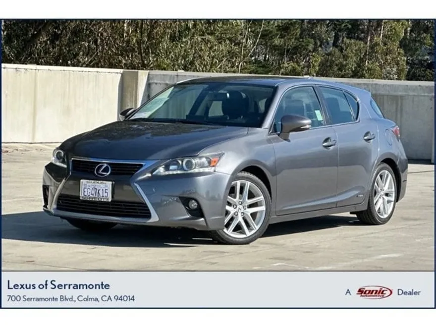 2015 Lexus CT 200h photo 1