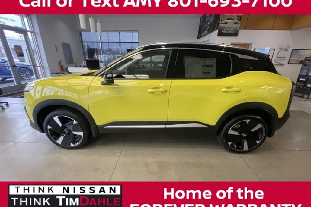 2025 Nissan Kicks SR photo 1