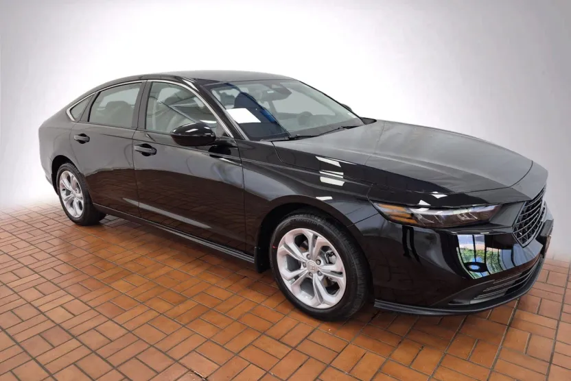 2025 Honda Accord LX photo 1
