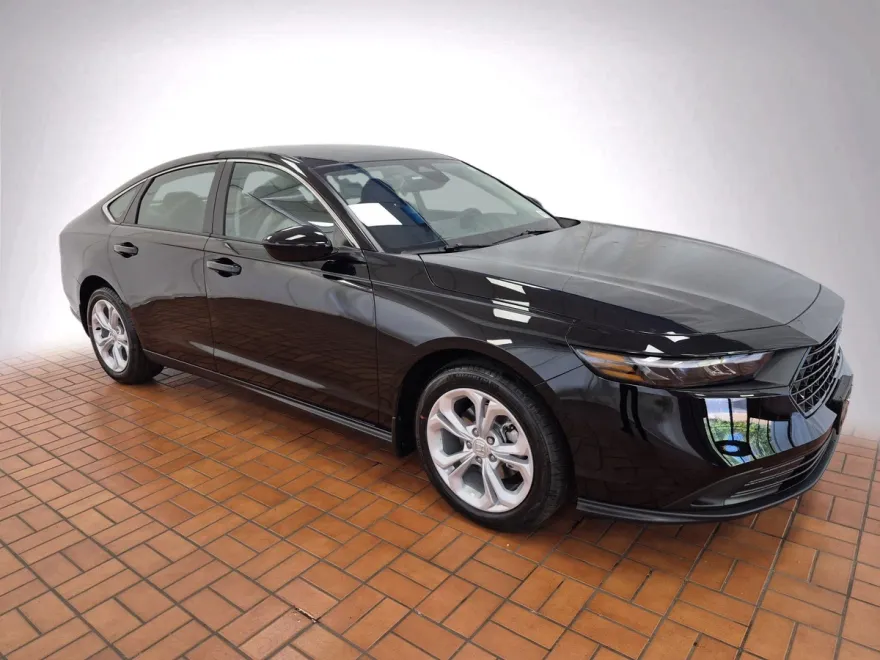 2025 Honda Accord LX photo 1