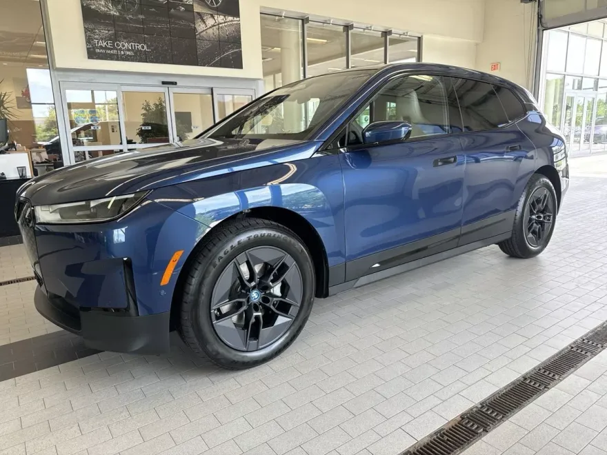 2025 Bmw iX photo 1