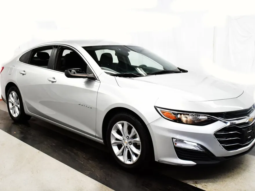 2022 Chevrolet Malibu 1LT photo 1