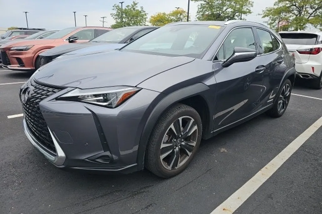 2020 Lexus UX 250h Premium photo 1